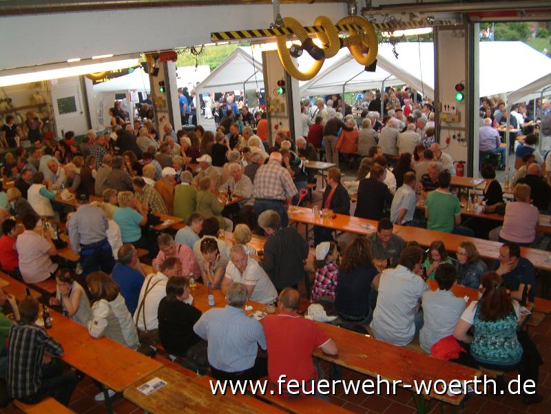 2011-04-30 Maibaumaufstellung (39).JPG